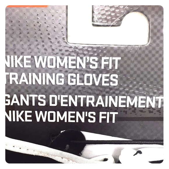 Woman’s Nike training gloves - Picture 2 of 4